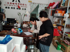 <b>确保各商户无效停业执照和食物运营许可证</b>